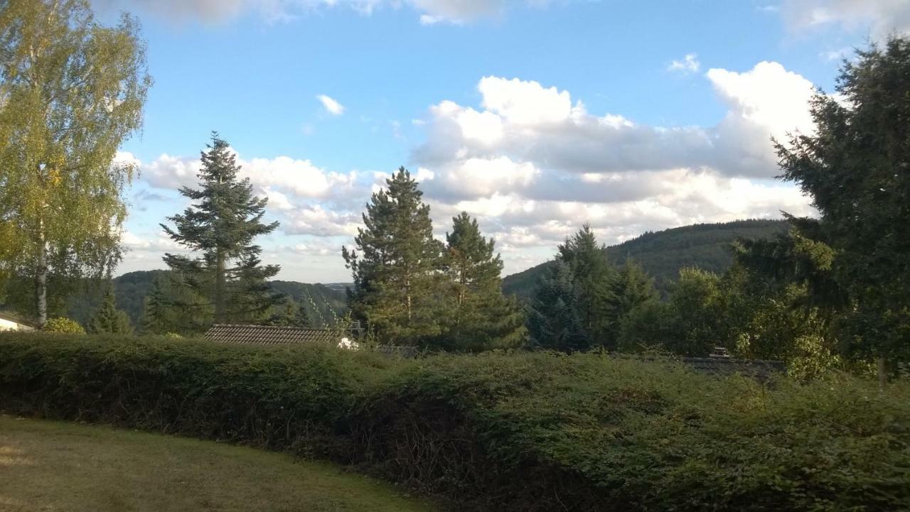 Blick In Die Suedeifel Biersdorf Extérieur photo